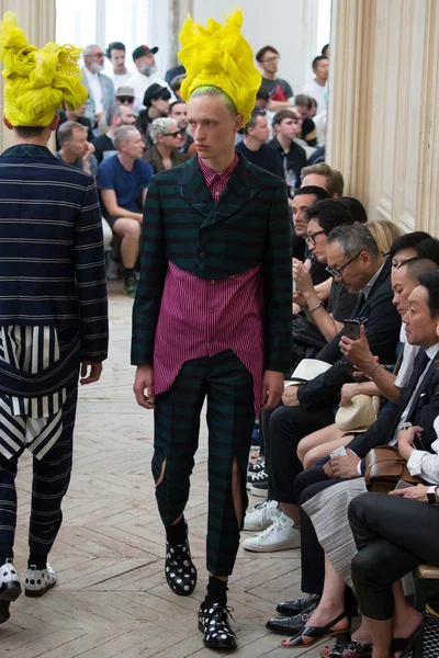 Look 25